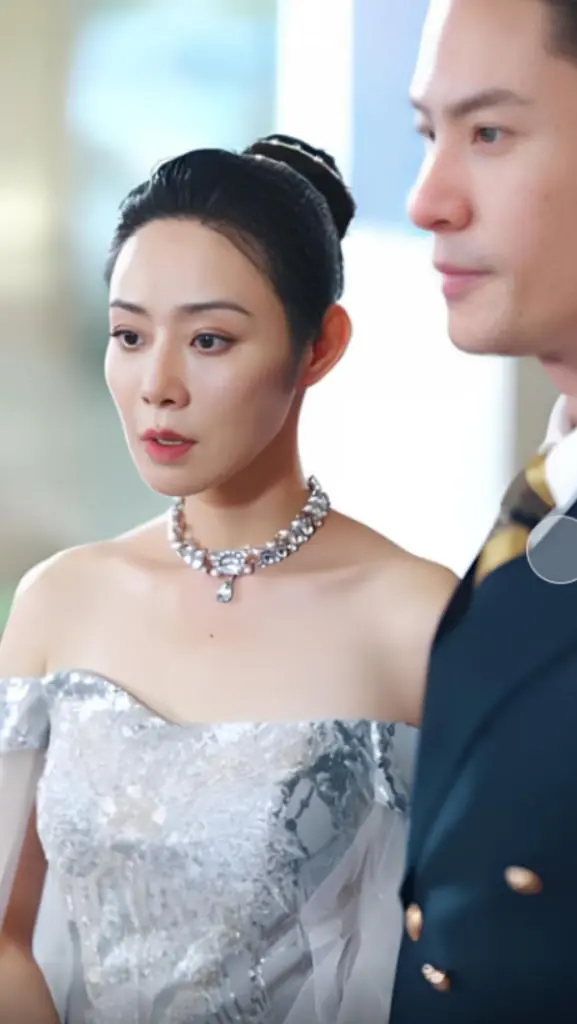 《人到中年离婚吧顾总》：中年危机下的爱情抉择，离婚后的自我救赎与情感新篇章！